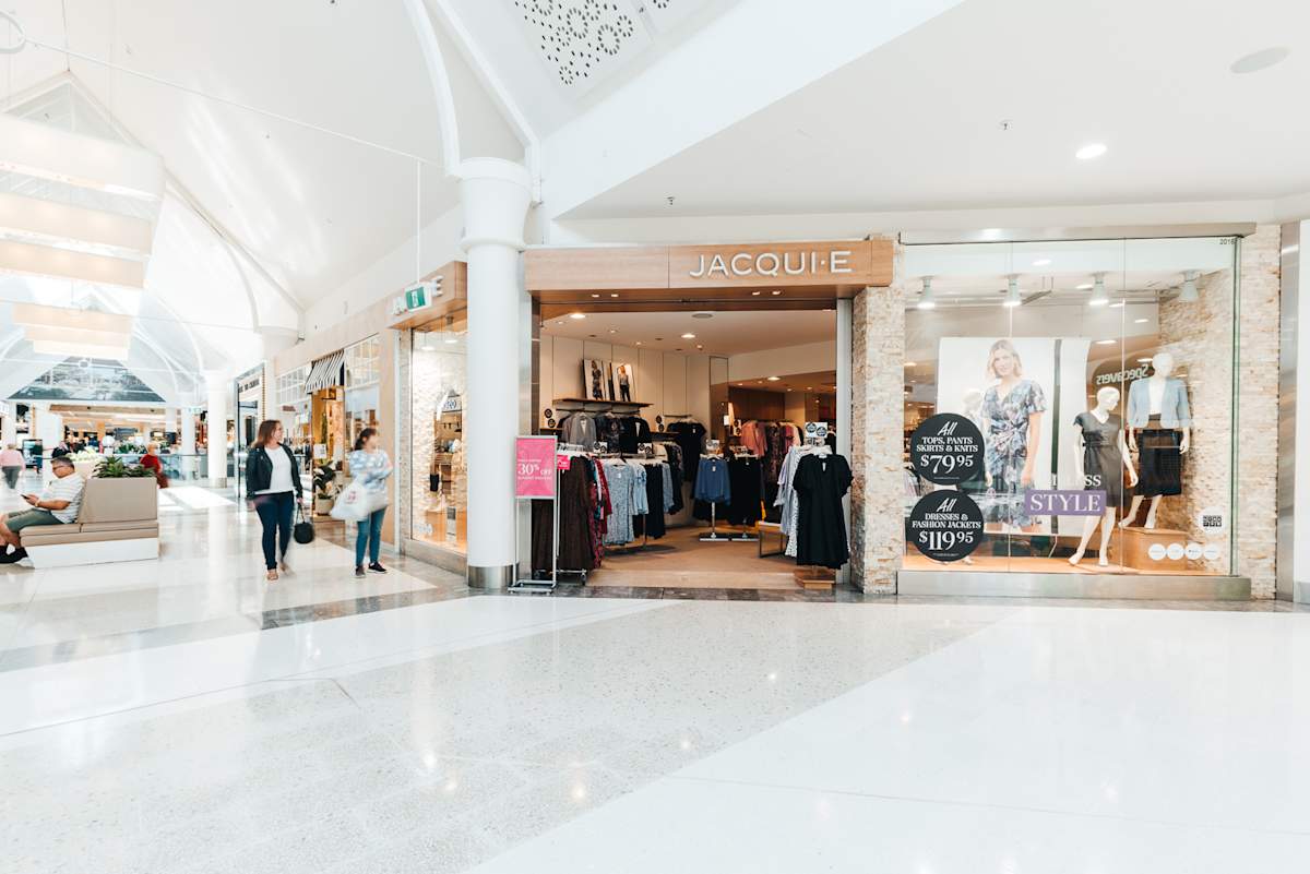Jacqui E storefront image