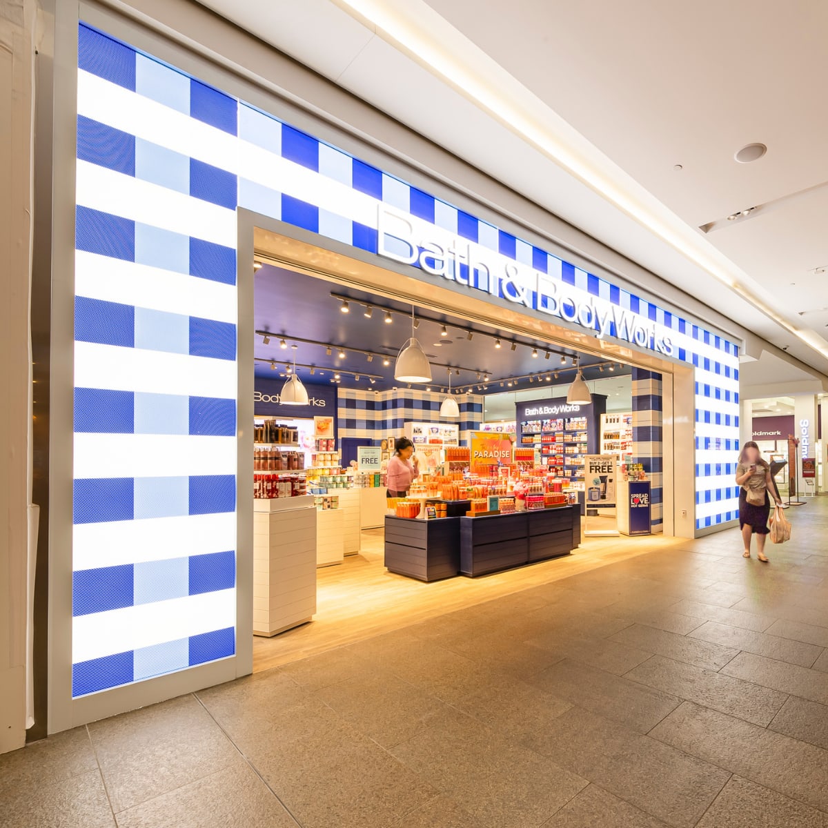 Bath & Body Works storefront image