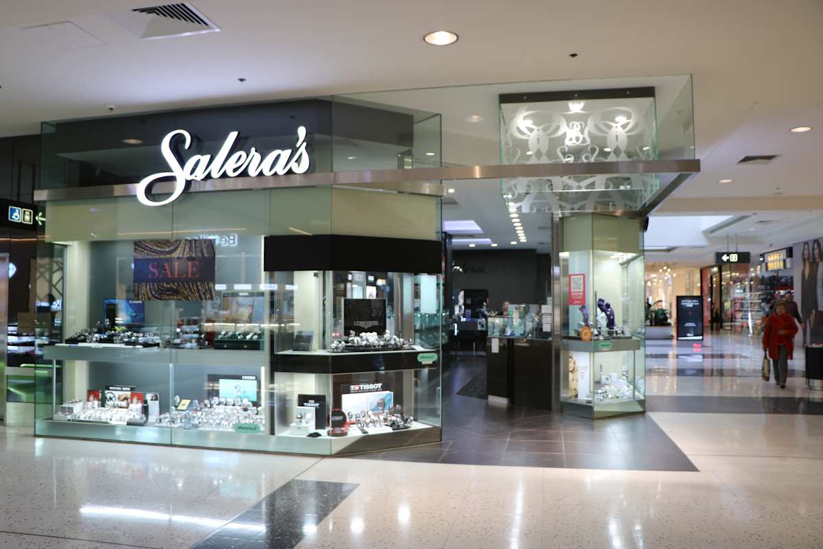 Salera's Jewellmasters storefront image