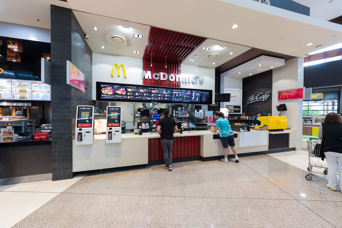 McDonald's storefront image