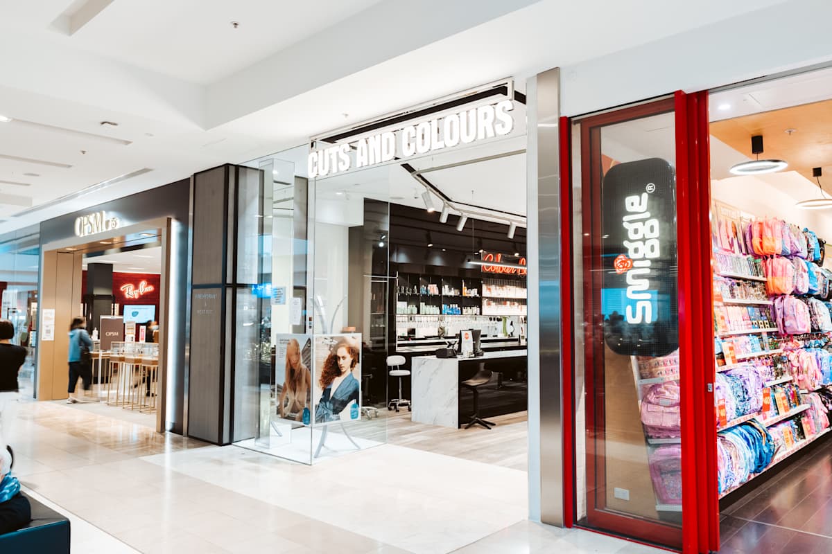 Cuts & Colours storefront image