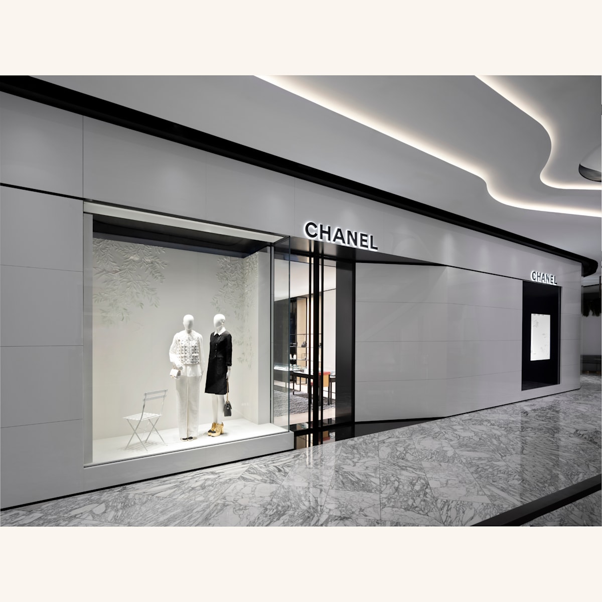 CHANEL SQUARE - DO NOT CHANGE