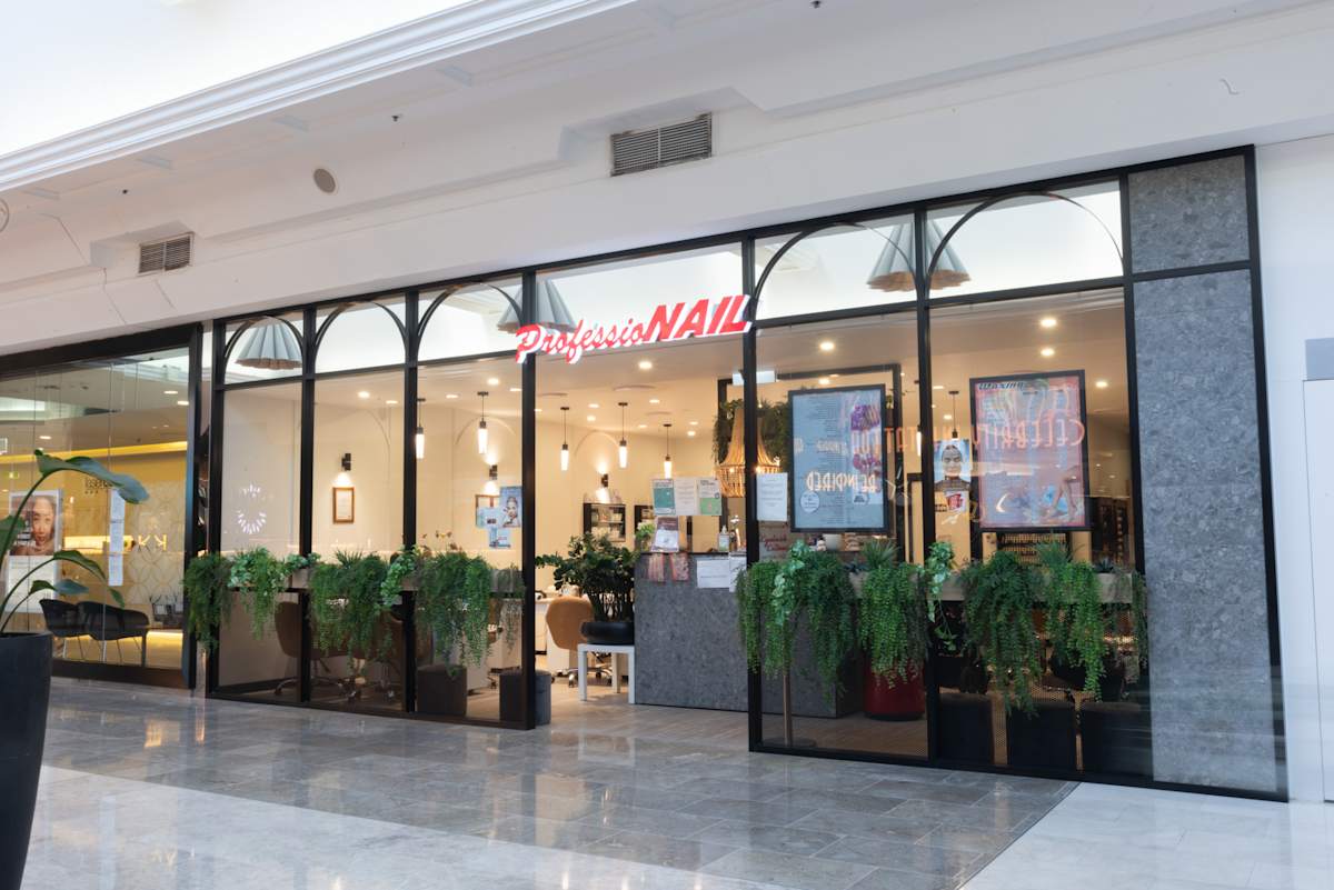 ProfessioNAIL storefront image