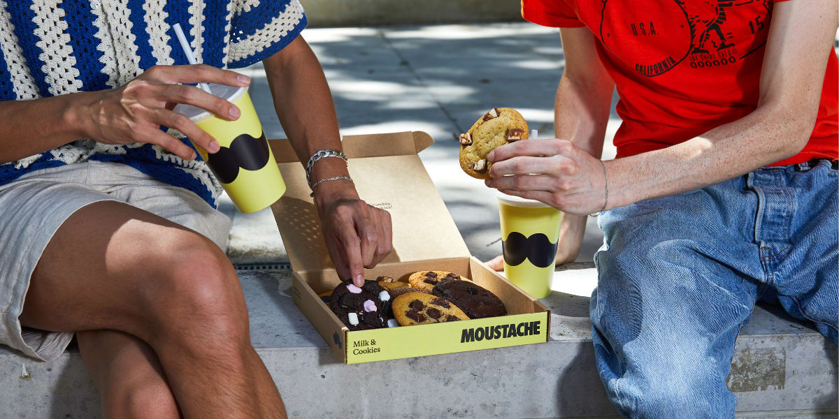 Moustache Milk & Cookie Bus