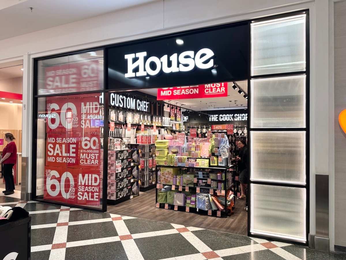 House storefront image