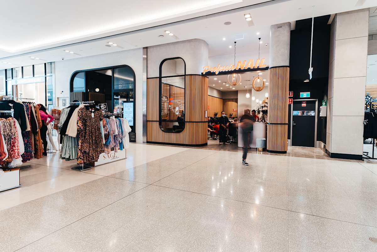 ProfessioNAIL storefront image