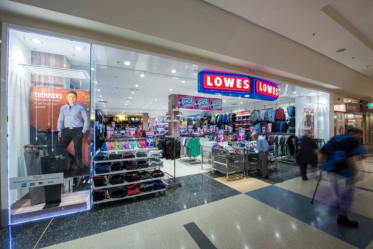 Lowes storefront image