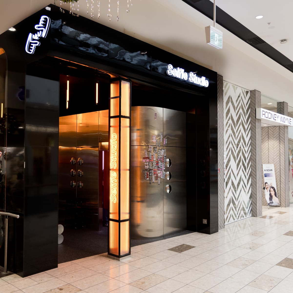 Selfie Studio storefront image