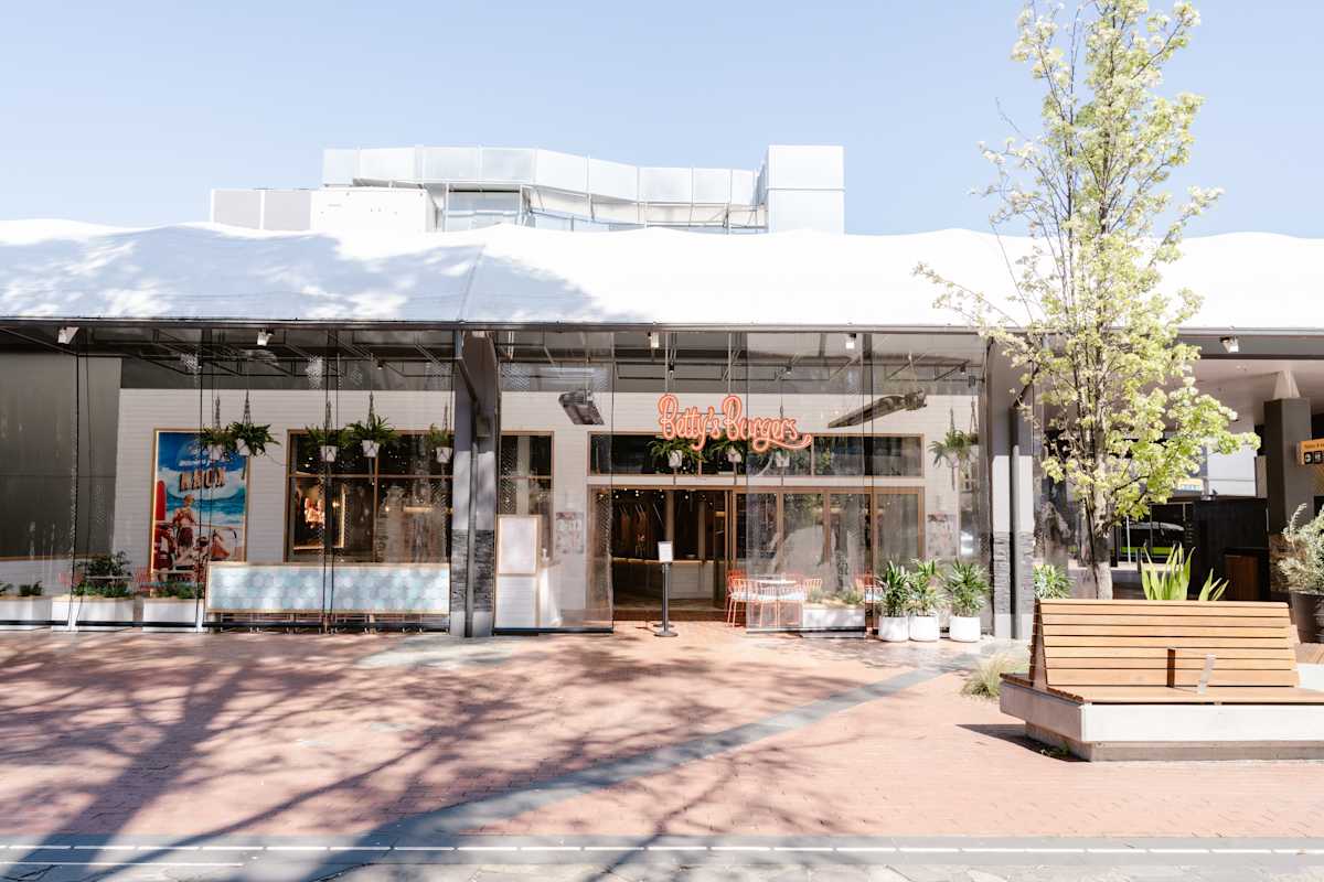 Betty's Burgers  storefront image