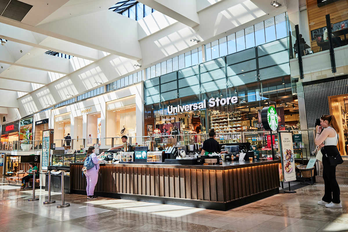 Starbucks storefront image