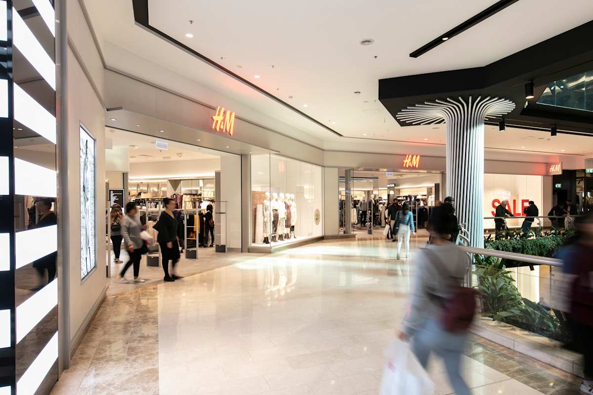 H&M storefront image