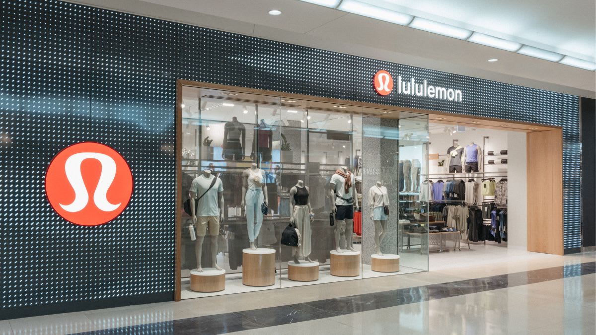 Lululemon storefront image