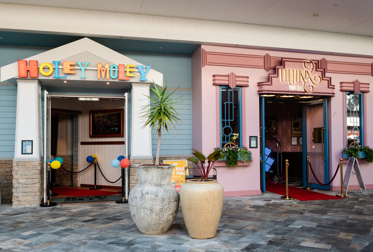 Holey Moley Golf Club storefront image