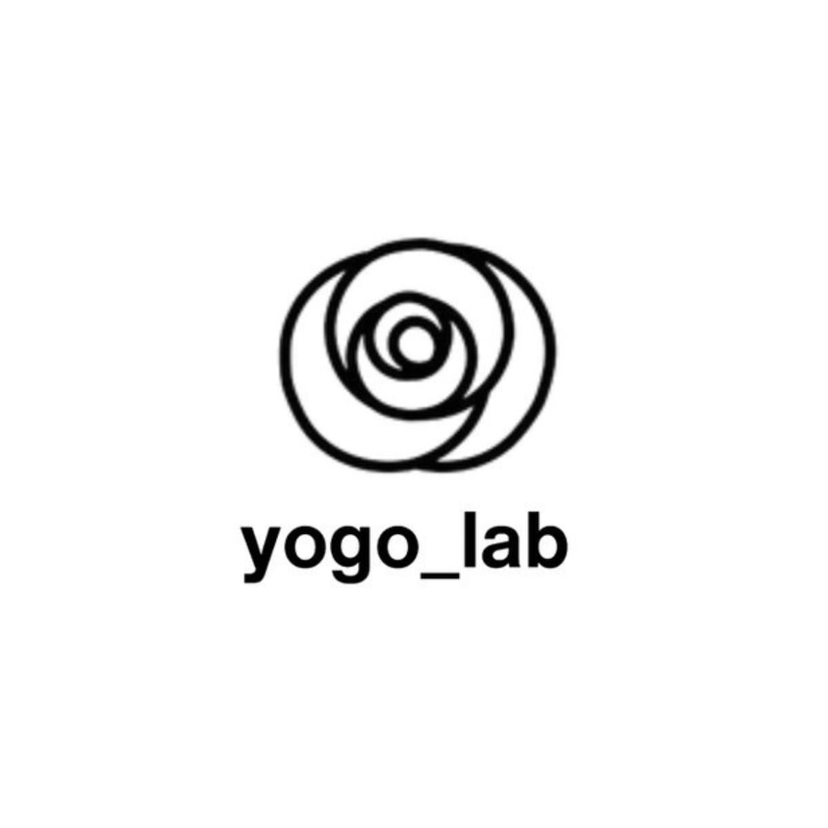 Yogo Lab picture black and whire flower icon