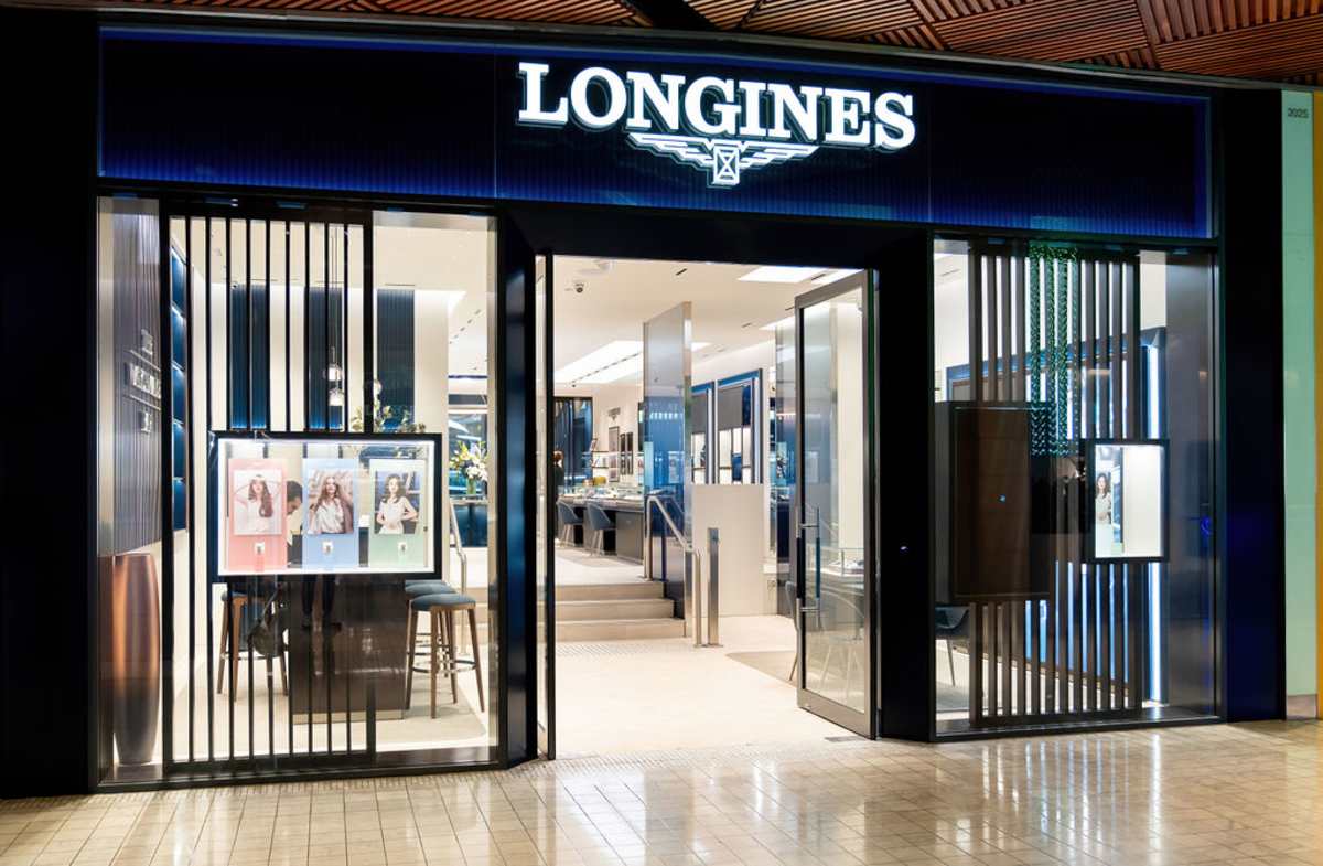 Longines storefront image