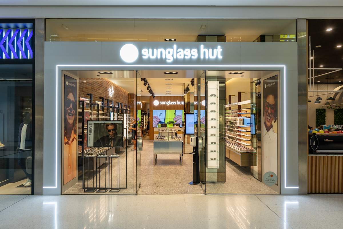 Sunglass Hut storefront image