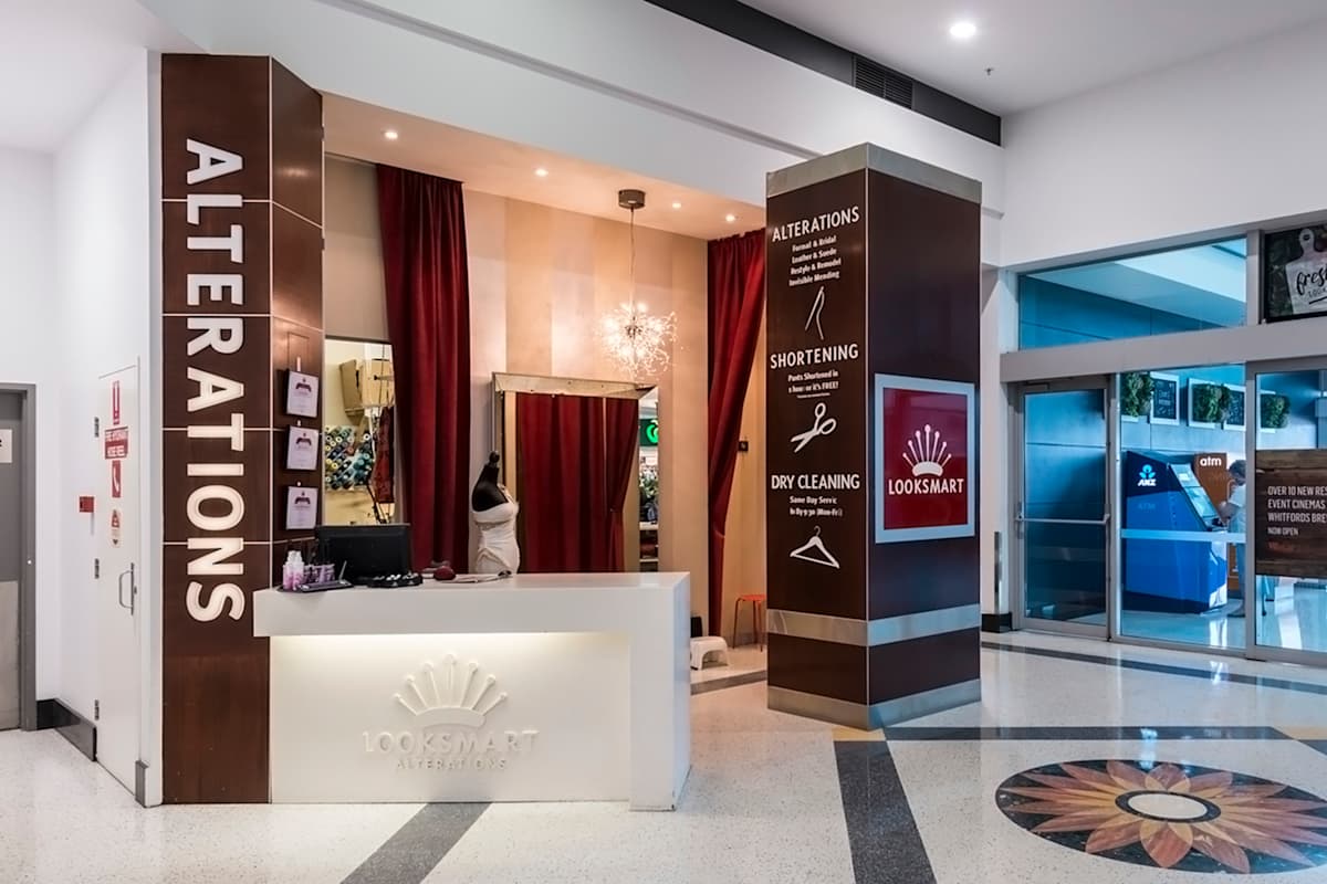 Looksmart Alterations storefront image