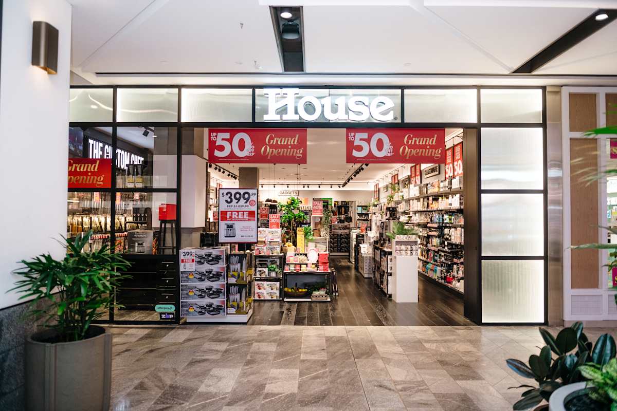 House storefront image