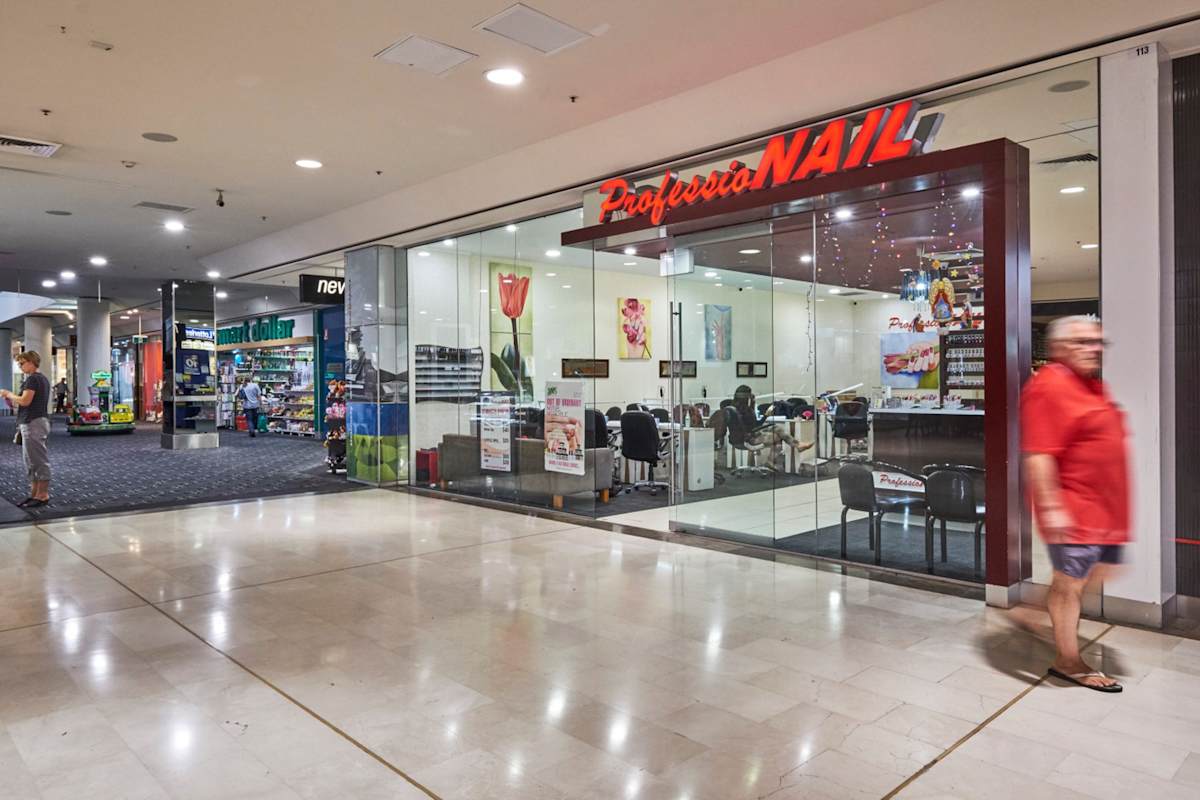 ProfessioNAIL storefront image