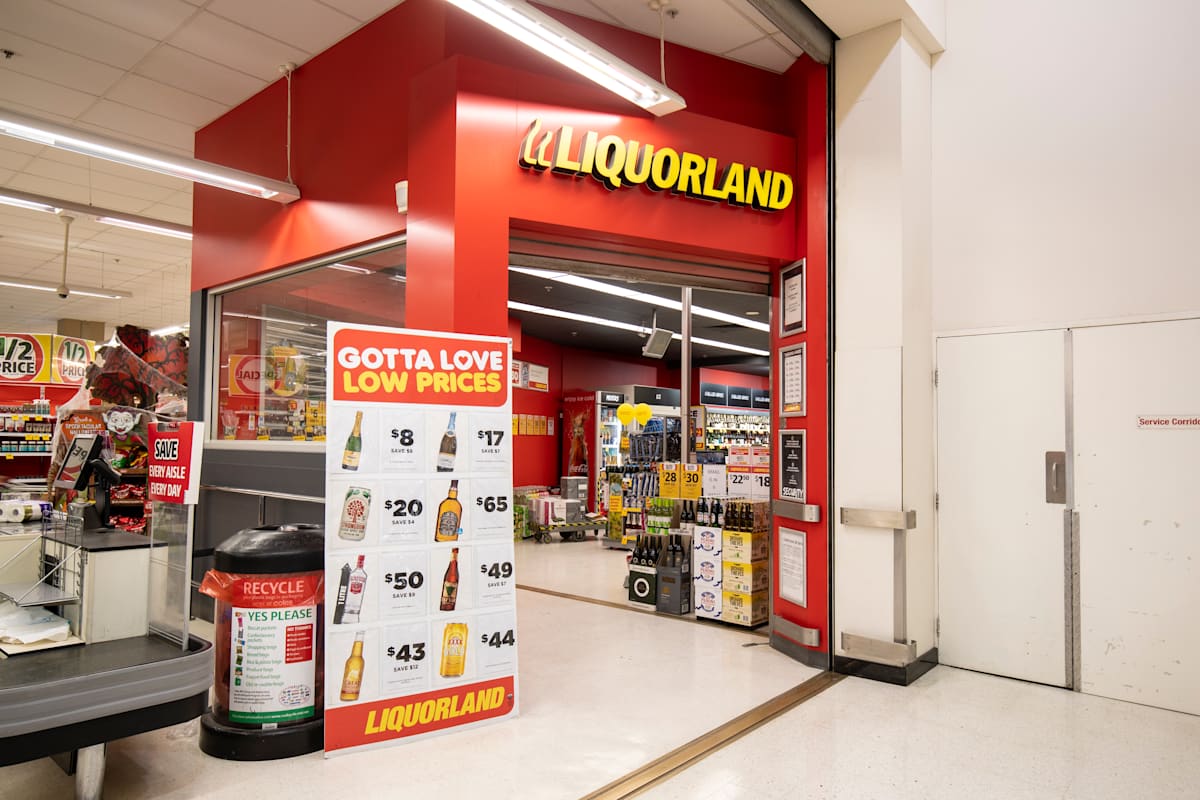 Liquorland storefront image