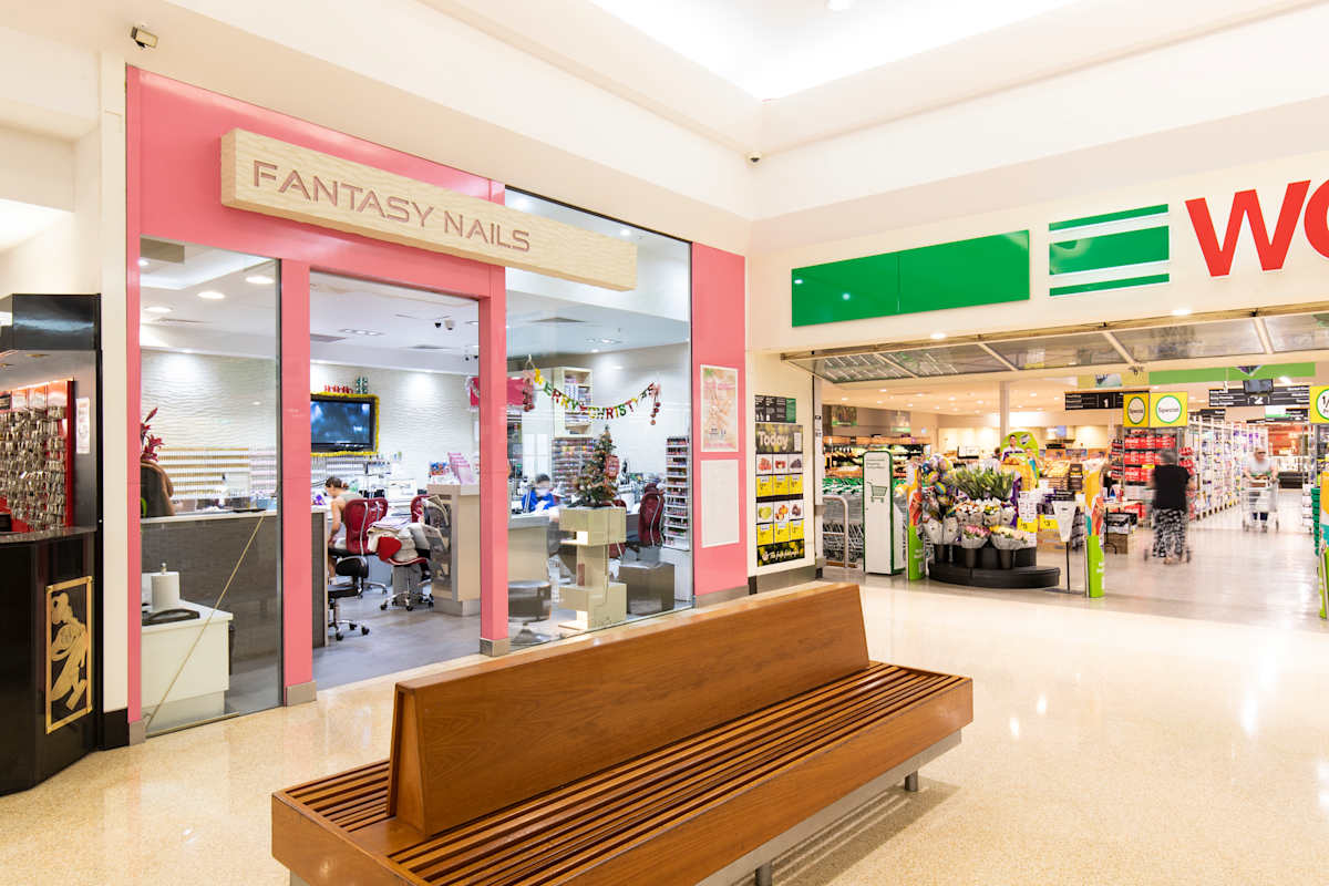Fantasy Nails storefront image