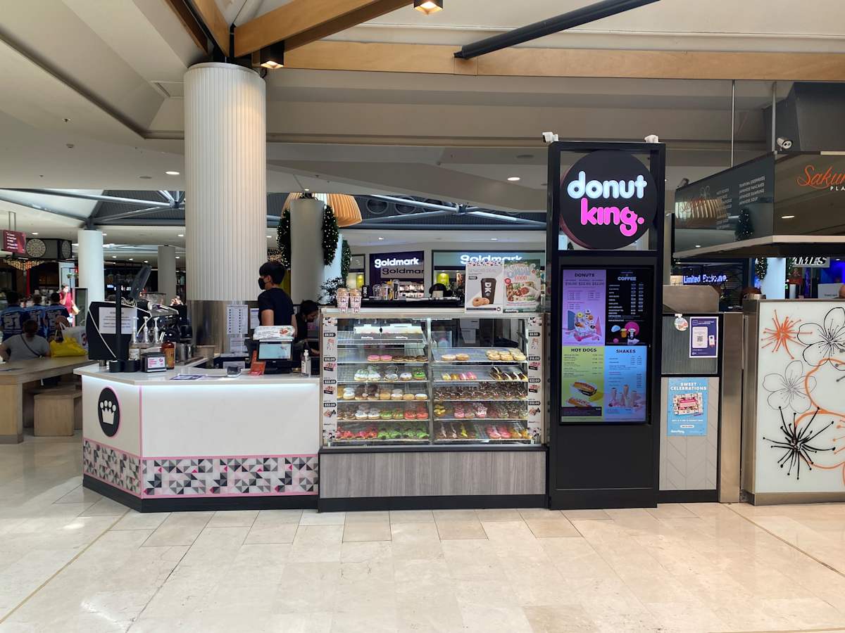 Donut King storefront image