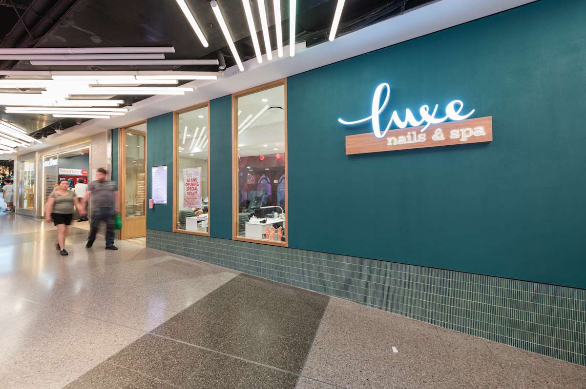 Luxe Nails & Spa storefront image