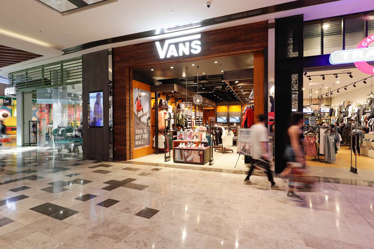 Vans storefront image