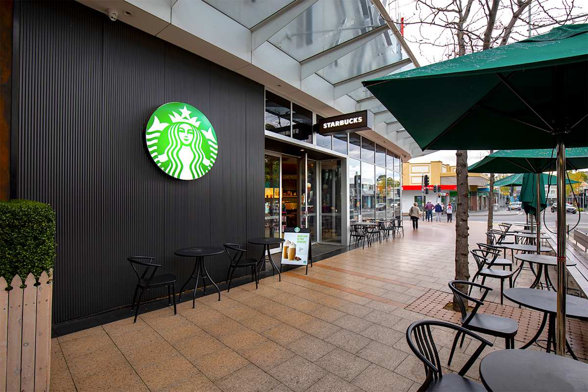 Starbucks storefront image