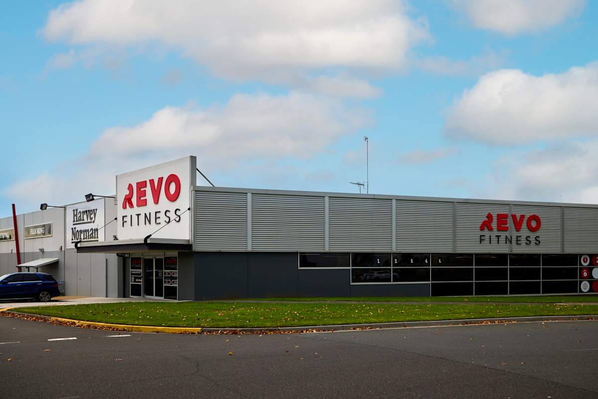 Revo Fitness storefront image