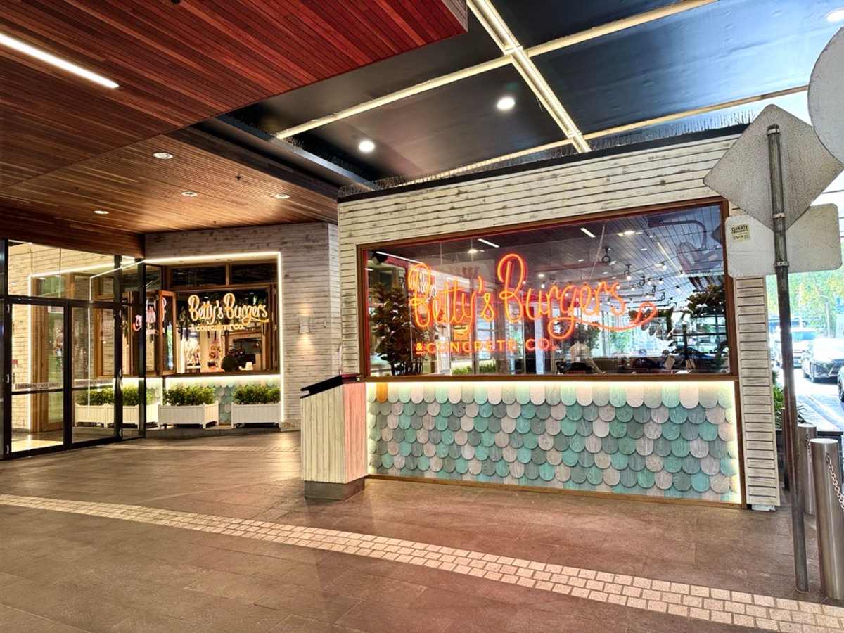Betty's Burgers storefront image