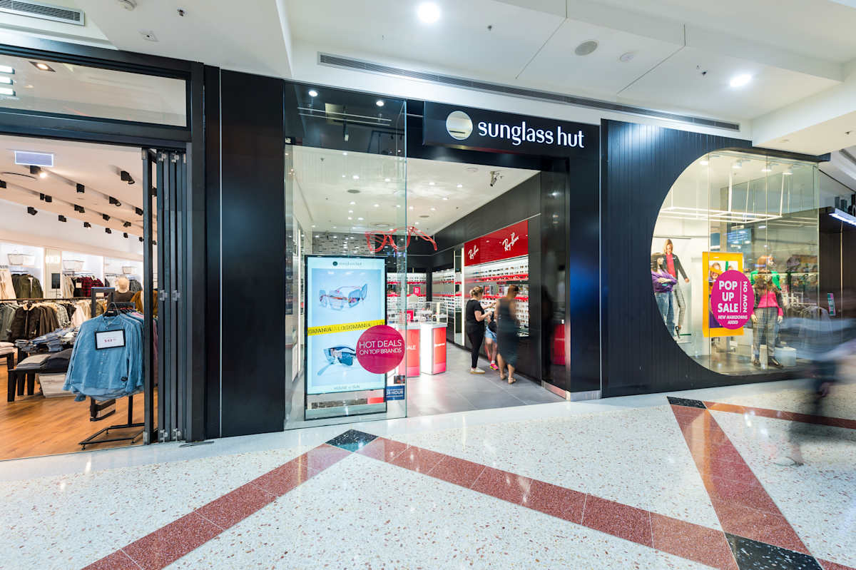 Sunglass Hut storefront image