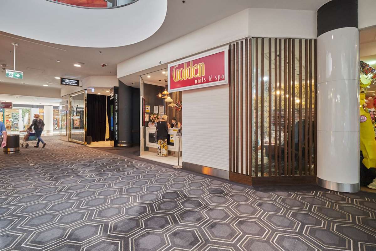 Golden Nails & Spa storefront image