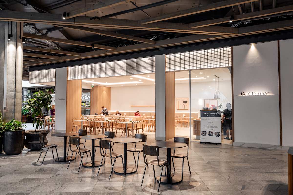 Cafe LeLunar storefront image