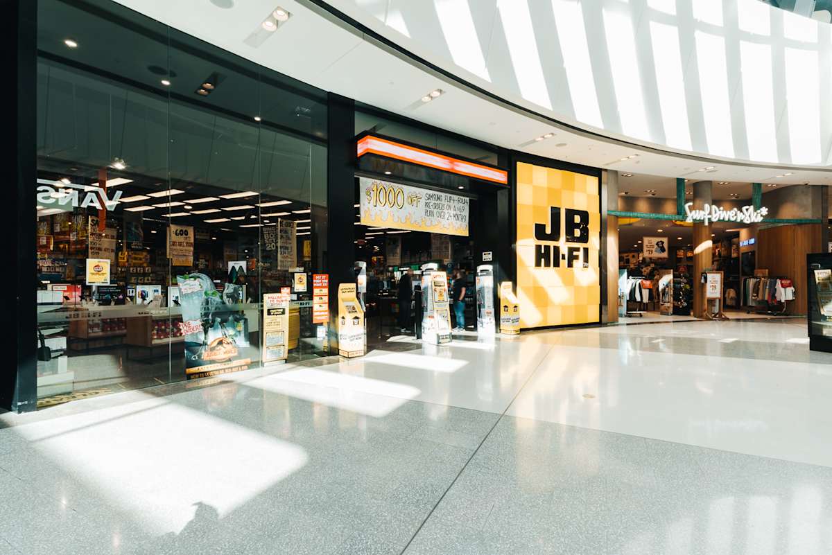 JB Hi-Fi storefront image
