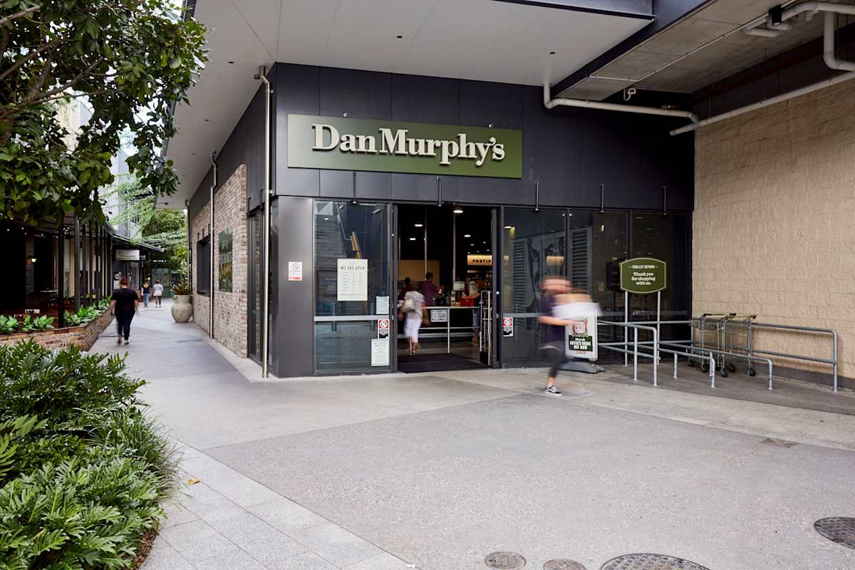 Dan Murphy's storefront image