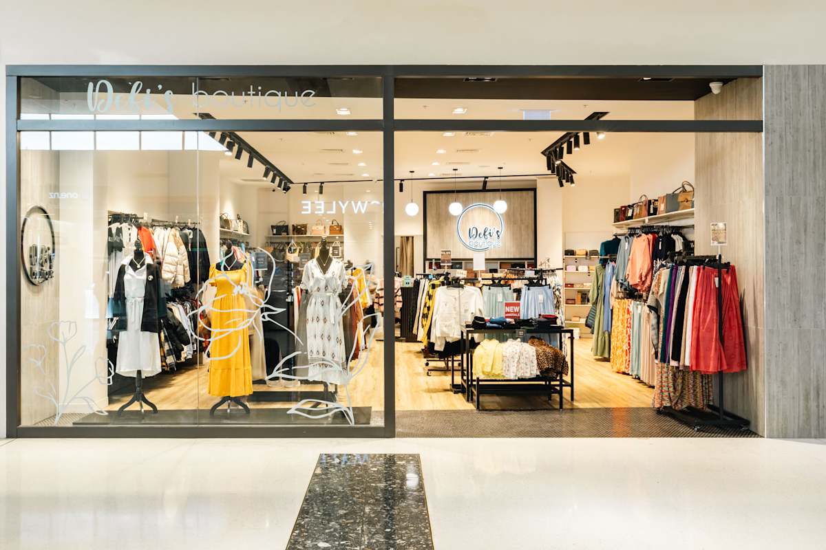 Defi's Boutique storefront image