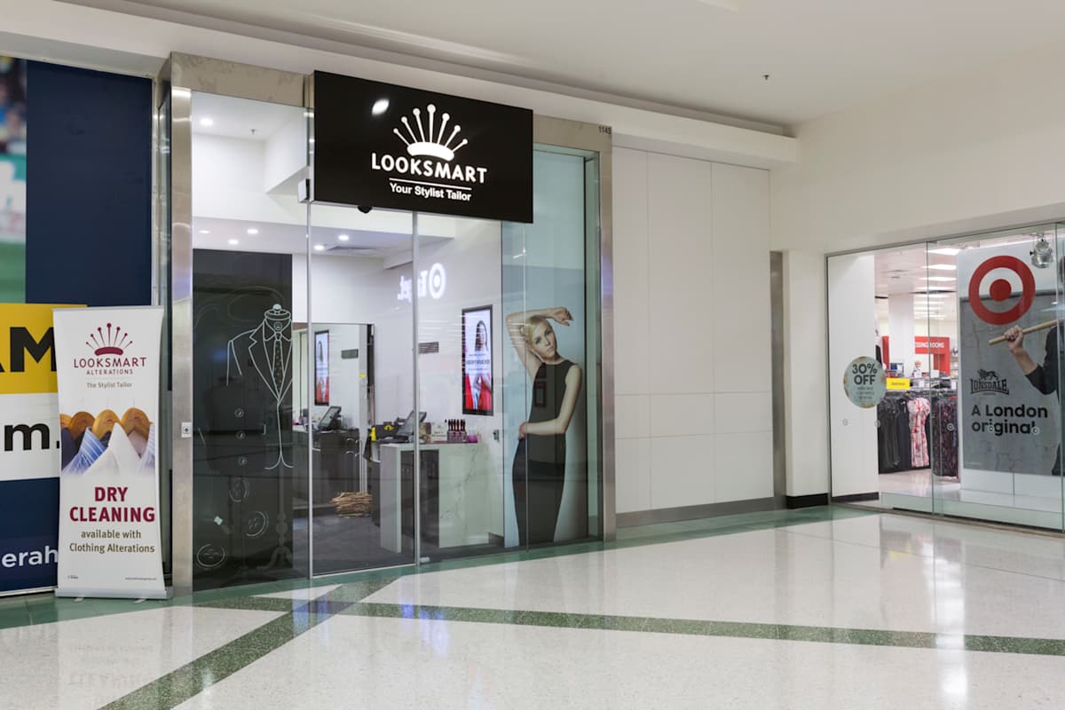 LookSmart Alterations storefront image