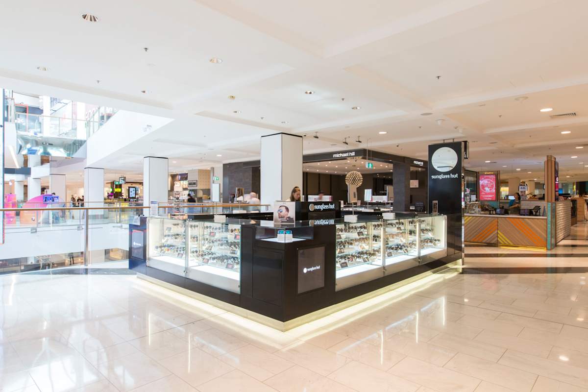 Sunglass Hut storefront image