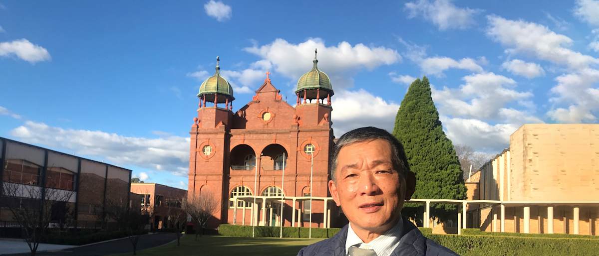Burwood_WestfieldLocalHeroes2021__Yinxia Hu_Phase3_Webbanner_2400x1028