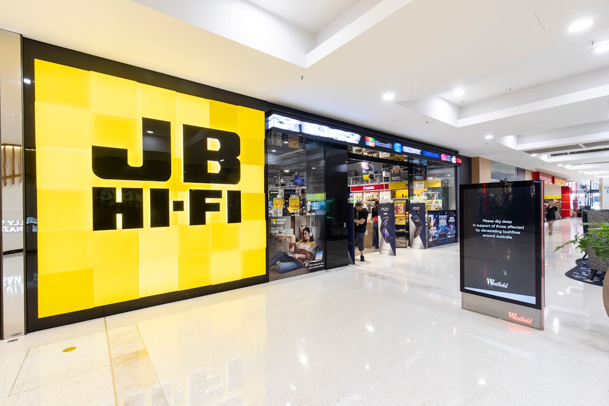 JB Hi-Fi storefront image