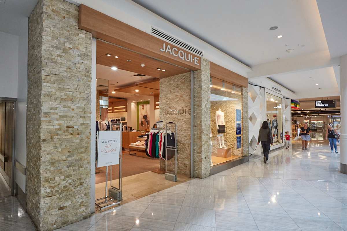 Jacqui E storefront image
