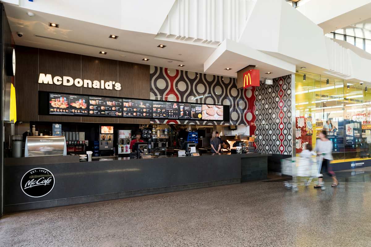 McDonald's storefront image