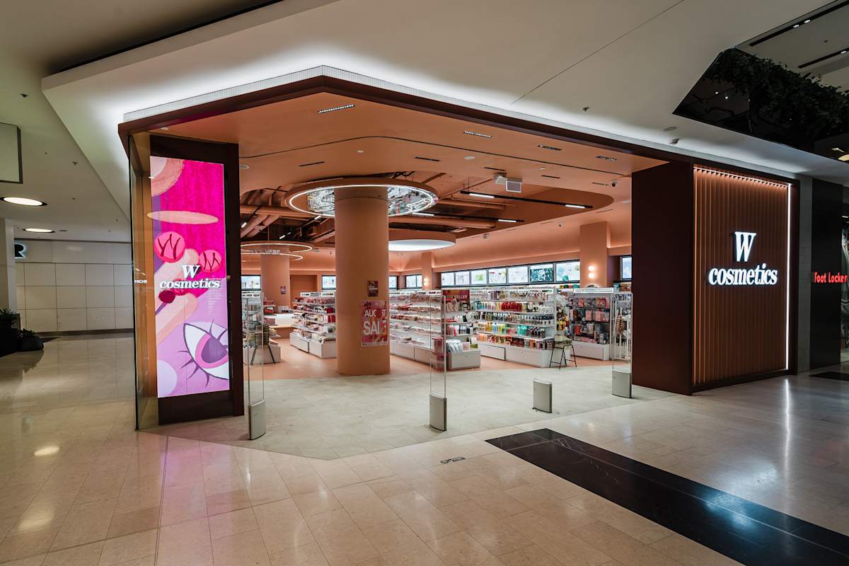 W cosmetics storefront image