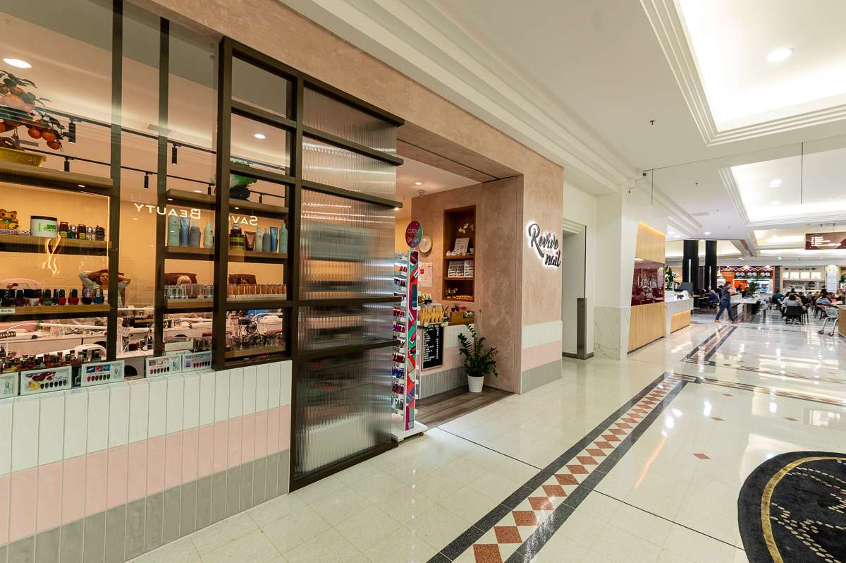 Revive Nail storefront image
