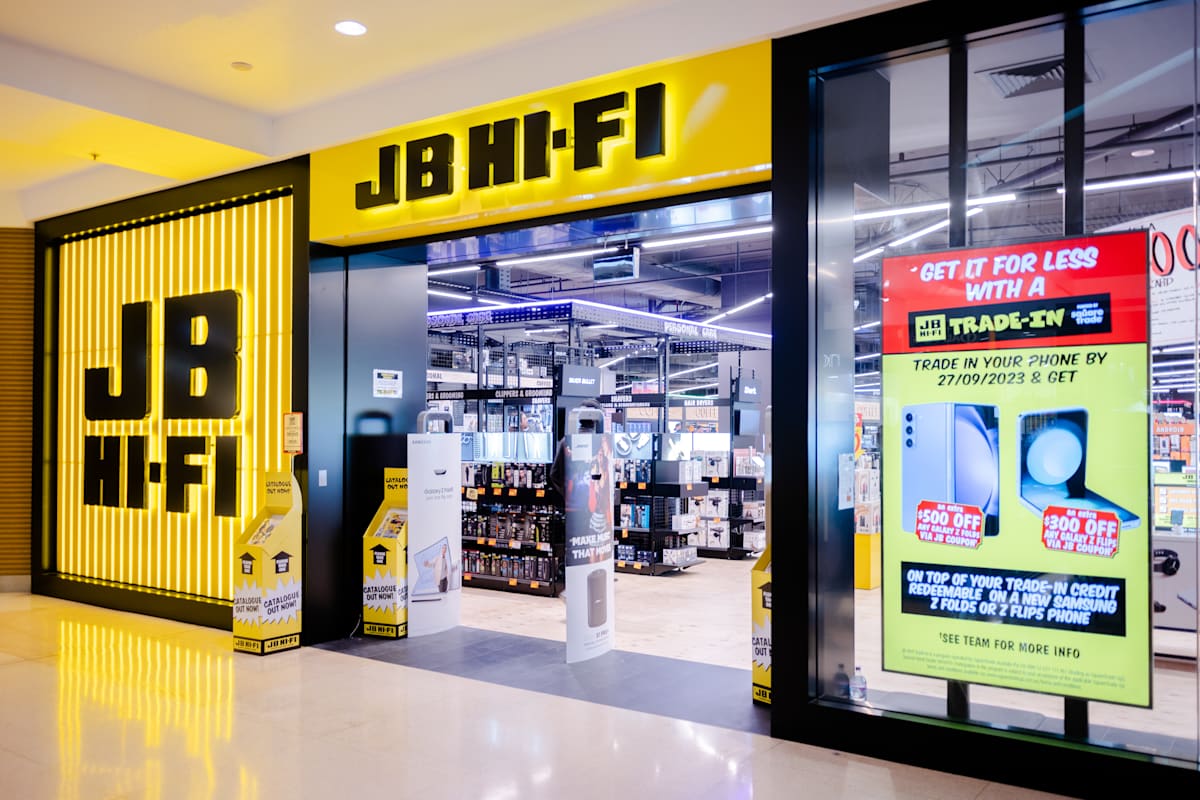 JB Hi-Fi storefront image