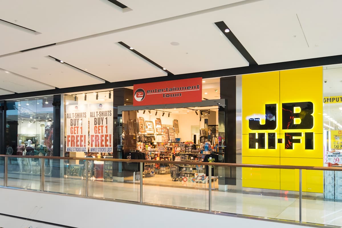JB Hi-Fi storefront image