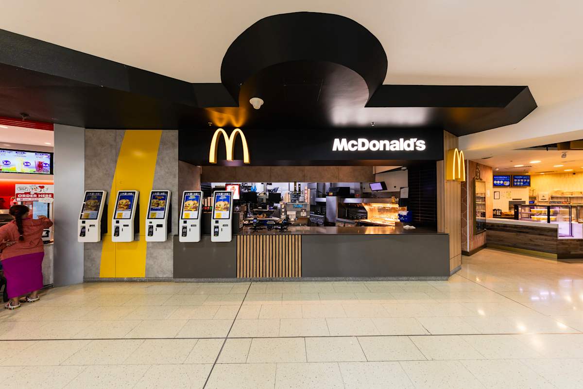 McDonald's storefront image