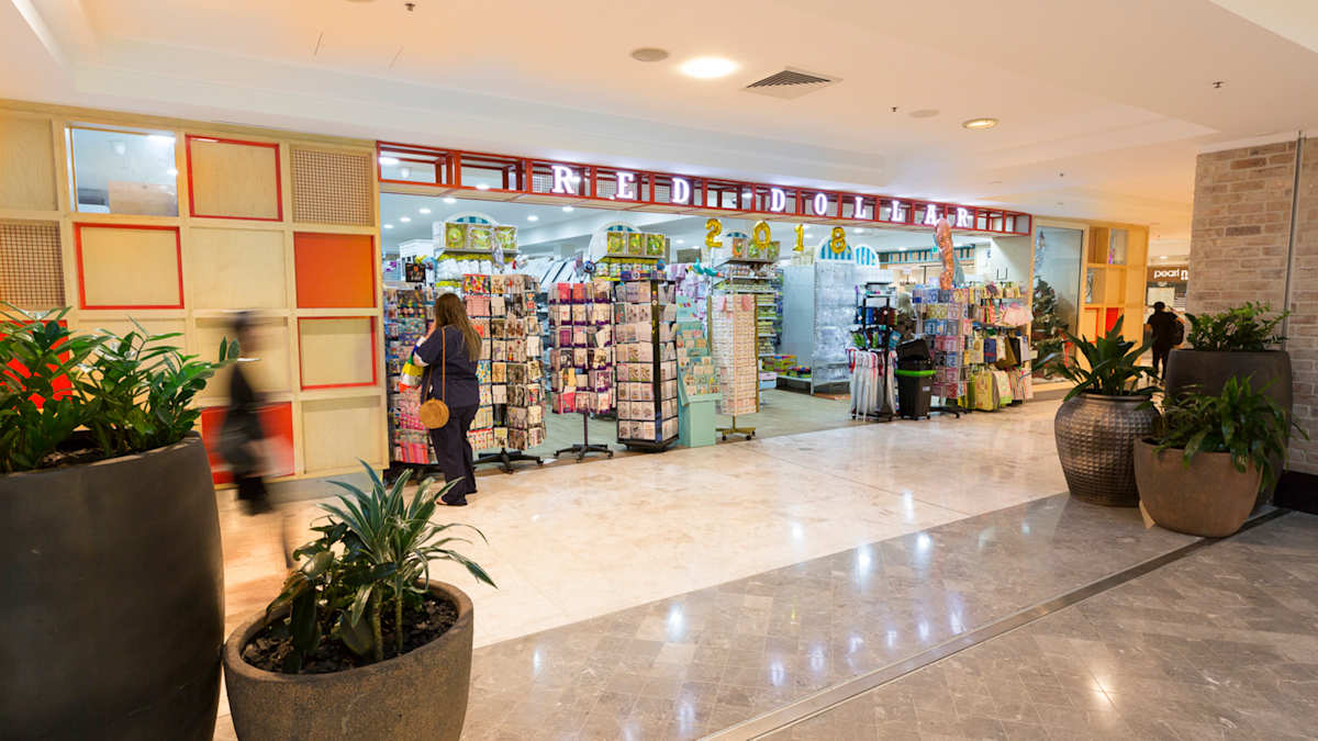 Red Dollar storefront image