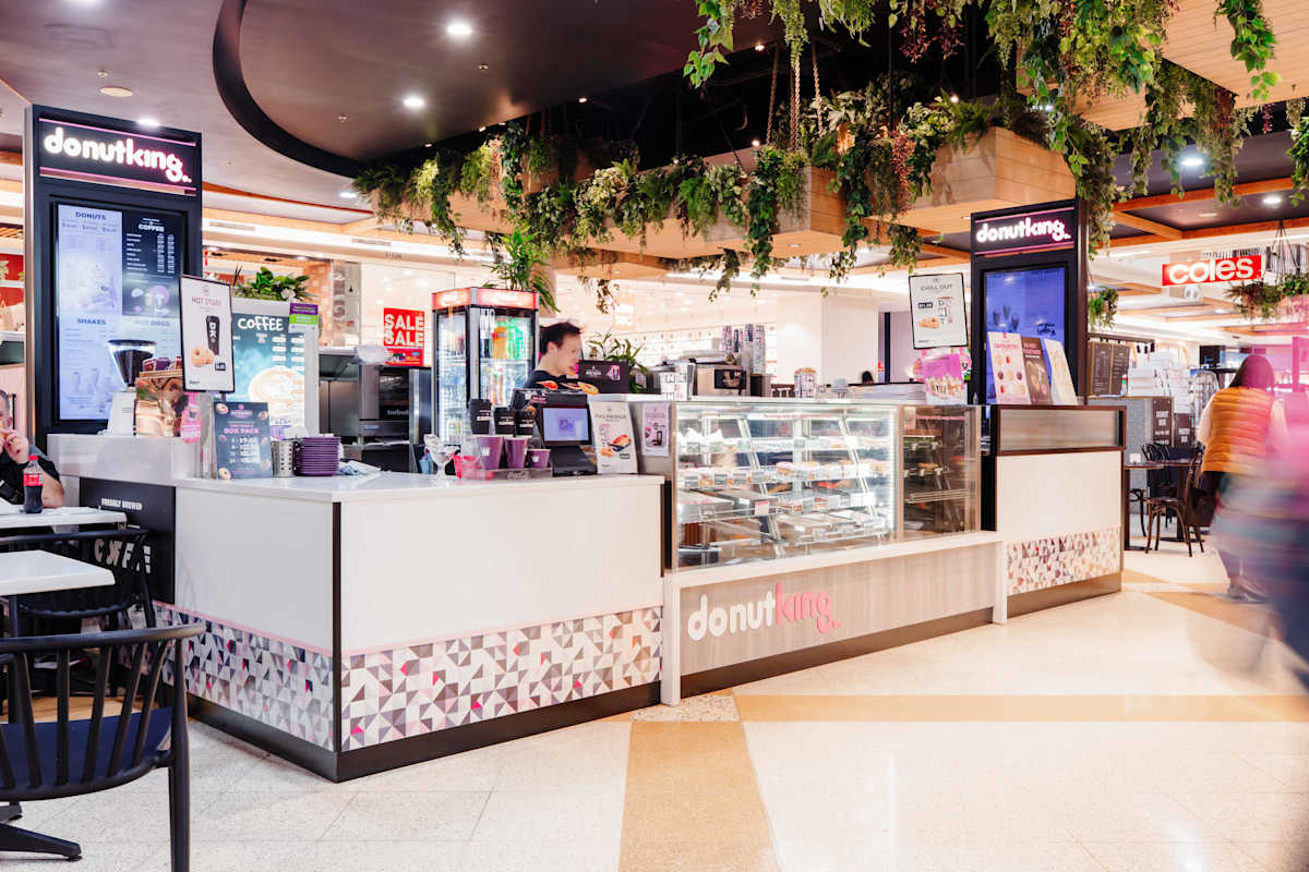 Donut King storefront image